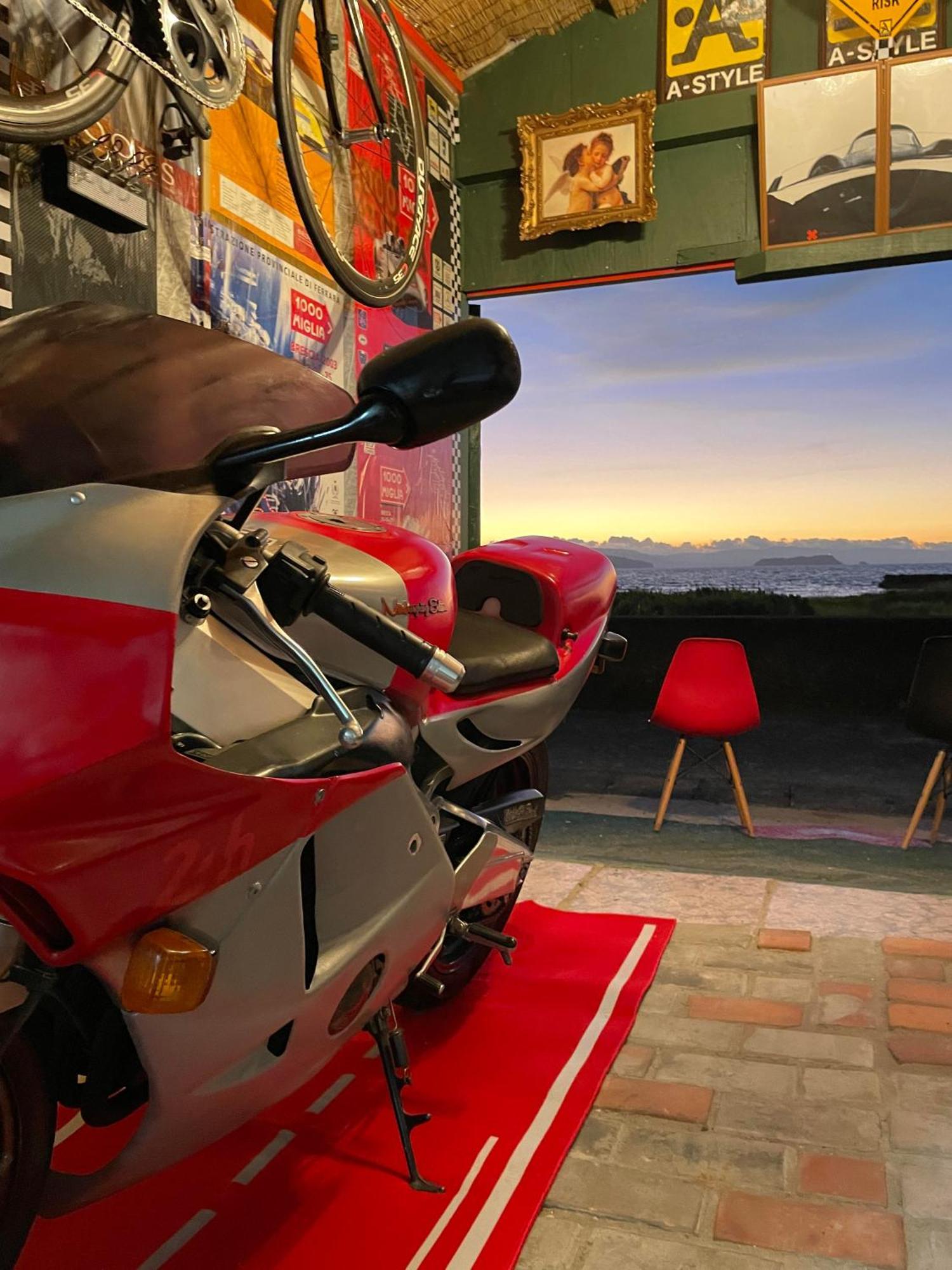 ライダーズハウス薩摩ヴィンテージインビーチフロント Minamiosumi Extérieur photo