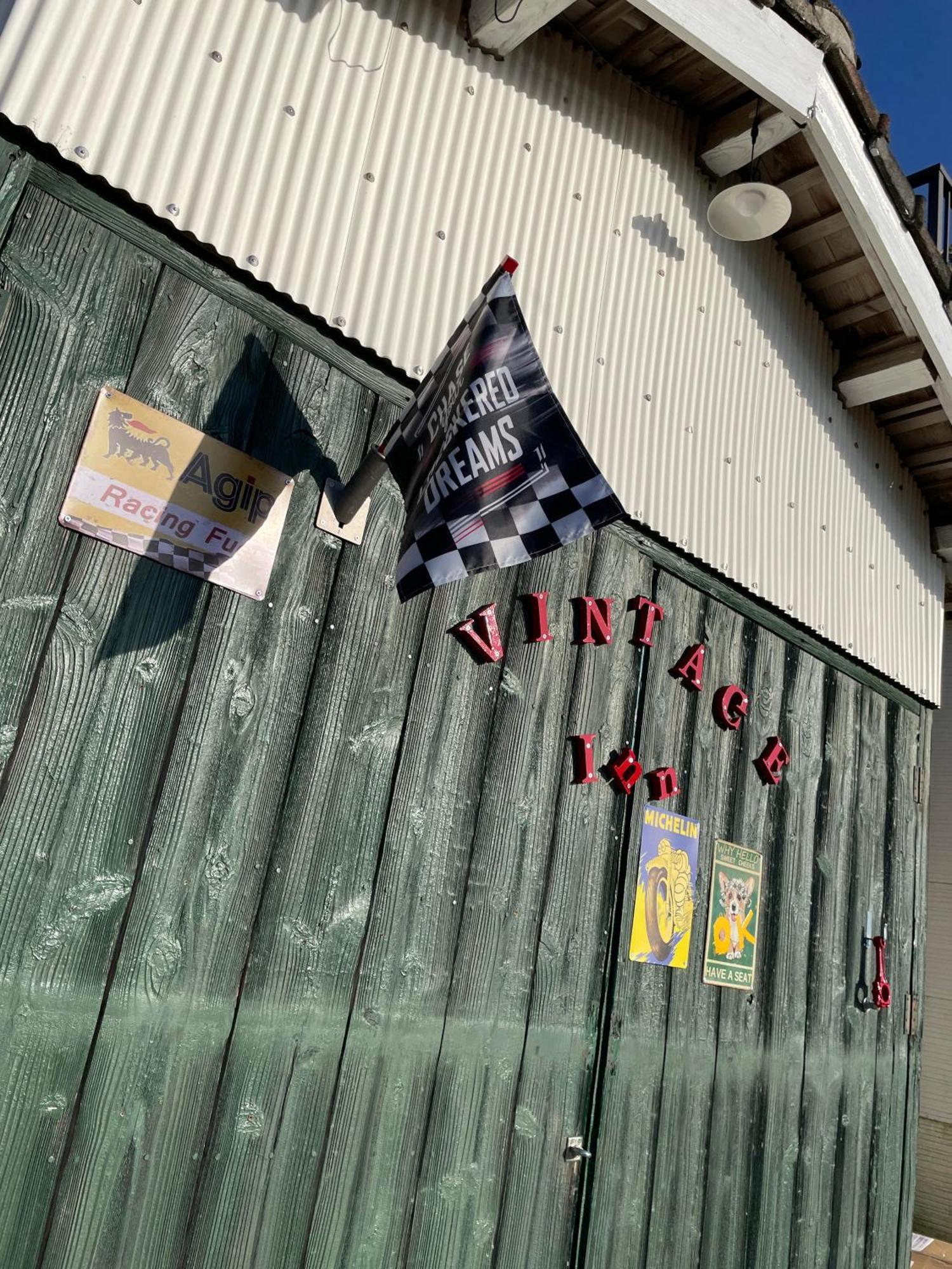 ライダーズハウス薩摩ヴィンテージインビーチフロント Minamiosumi Extérieur photo
